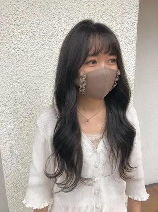 カラー kana .オリーブ /ナチュラルヘアのヘアスタイル