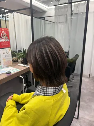 ミディアム カラー COCO .のヘアスタイル