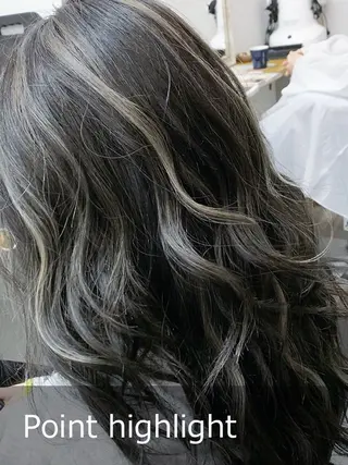 カラー 瓦井 沙奈のヘアスタイル