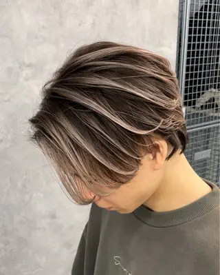 ミディアム カラー パーマ ヘアアレンジ メンズ メンズバレイヤージュ 🌫ハイライトのヘアスタイル