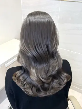 ロング カラー 透明感カラー🌿 グレージュ🐺陽介のヘアスタイル