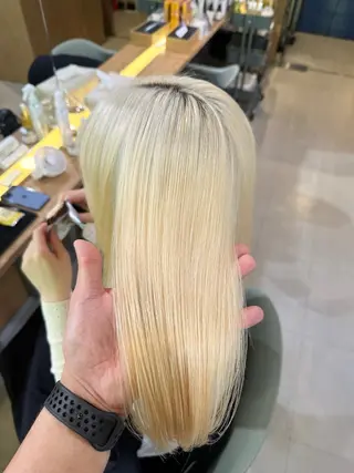 セミロング 必ず笑顔で帰っていた だきます！安田祐貴のヘアスタイル