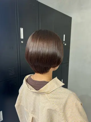 ショート カラー 小森聖奈 韓国風レイヤーカットのヘアスタイル