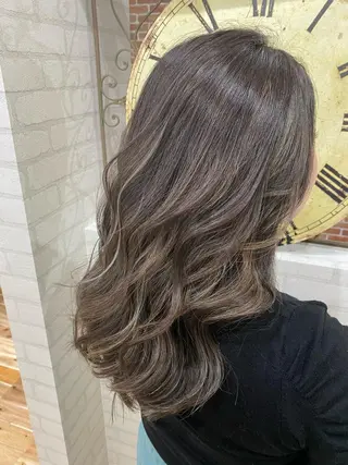 ロング 岩尾 凪のヘアスタイル