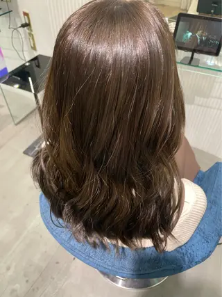 セミロング カラー 安井まゆ _Box mico.のヘアスタイル