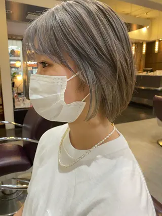 ショート カラー パーマ ヘアアレンジ メンズ キッズ ネイル mana 暖色カラーカットのヘアスタイル