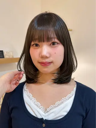 ミディアム カラー ボブ/レイヤー/ グレージュ/moyuのヘアスタイル