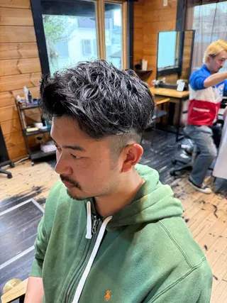 ショート メンズ 古賀 雄大のヘアスタイル