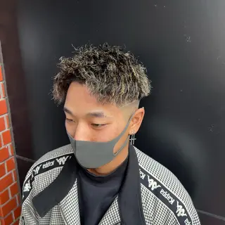ショート カラー パーマ 豊崎 佑輔のヘアスタイル