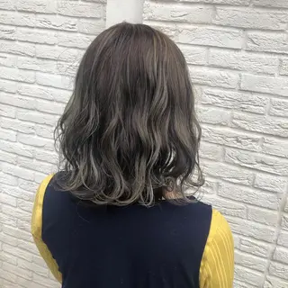 ミディアム カラー 吉村 絢乃のヘアスタイル