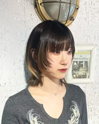 ショート カラー 🫧小顔顔周りカット レイヤー/縮毛/白倉のヘアスタイル