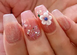 ネイル ネイル ティアラのネイルデザイン