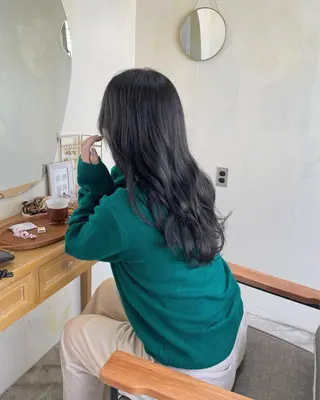 ロング カラー 🍋透け感カラー🍃 オリーブ🍐Kahoのヘアスタイル