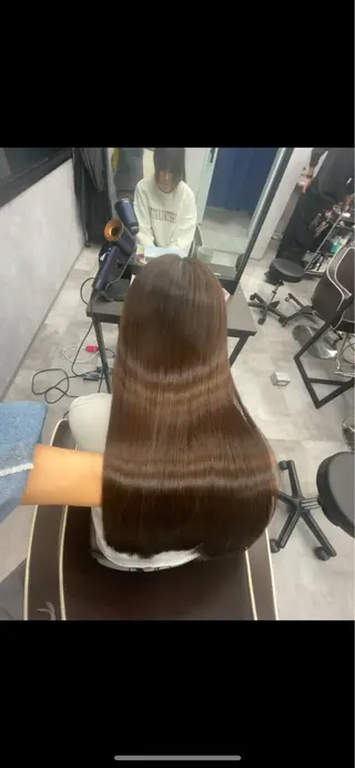 ロング 韓国風レイヤーカラー ライムのヘアスタイル