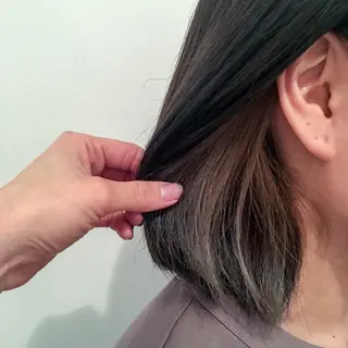 ミディアム カラー RINA🧤 デザインとボブのヘアスタイル