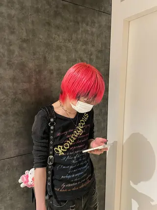 ショート カラー 岩崎 唯人のヘアスタイル