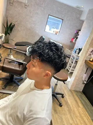 ショート パーマ メンズ 田中 識啓のヘアスタイル
