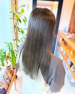 ロング カラー 長谷川 那奈のヘアスタイル