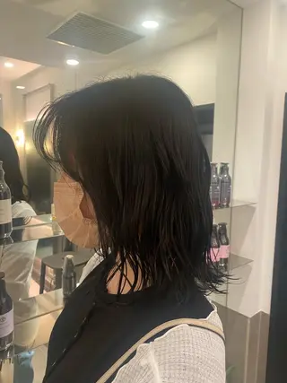 ミディアム ミオ💎ショート 透ける暗髪のヘアスタイル