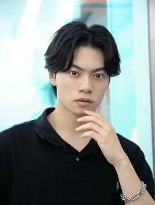 メンズ 蠣﨑 俊吏のヘアスタイル