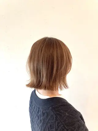 ミディアム 酸性ストレート/ブリ ーチなしWカラー河本のヘアスタイル