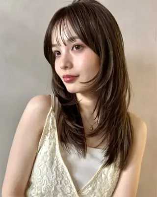 ミディアム 表参道ミディアム レイヤー山岸季生のヘアスタイル