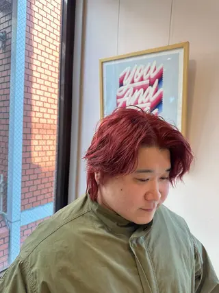 カラー 芝智也／ ブリーチカラーのヘアスタイル