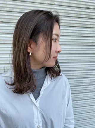 ミディアム M. YURIのヘアスタイル