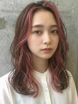 セミロング カラー ブリーチ/レイヤー 🐥HIYORIのヘアスタイル
