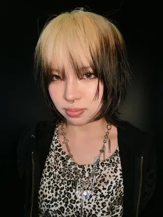 カラー 鳥居 未椰のヘアスタイル