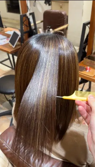 ミディアム ブリーチなしカラー 美髪矯正・清水天空のヘアスタイル