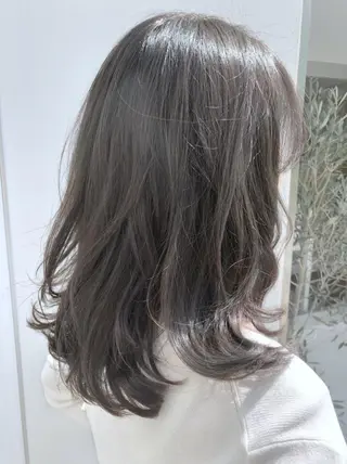 セミロング パーマ 西本 由香のヘアスタイル