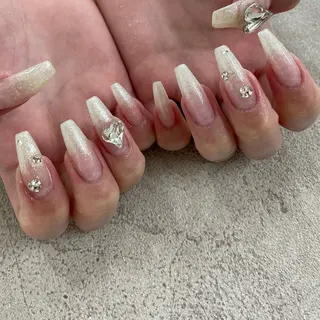 ロング _white 上本町店のネイルデザイン