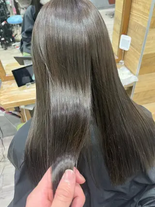 ロング ブリーチ縮毛矯正 あすまのヘアスタイル