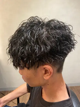 ショート パーマ メンズ 鈴木 大和のヘアスタイル