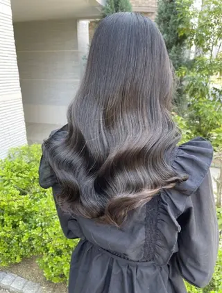 カラー 艶髪🥣透明感カラー 🫧前田奈津実のヘアスタイル