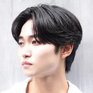 ミディアム パーマ ヘアアレンジ メンズ 🔥ニュアンス フェザー小林海斗🔥のヘアスタイル