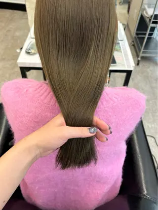 カラー MATTY azusaのヘアスタイル