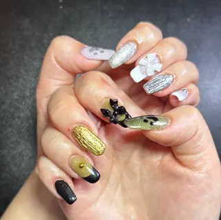 ネイル 光 るいのネイルデザイン