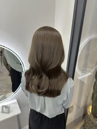 セミロング 🧸🍯ダブルカラー モデルmio🍯🧸のヘアスタイル