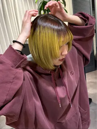 セミロング カラー HANAME 原宿美容室のヘアスタイル