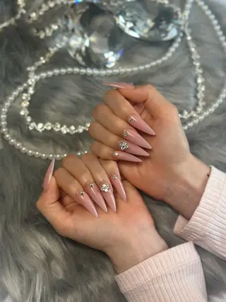 ネイル Mivie🩷 Nailのネイルデザイン