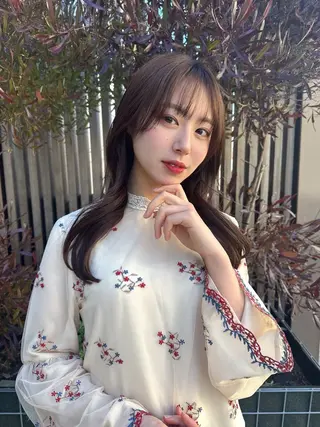 ロング カラー 透明感のあるモテ艶髪 🫧AYAKAのヘアスタイル