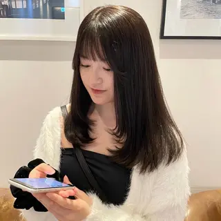 セミロング 透け感カラー/レイヤ ーAI🪽🩵のヘアスタイル