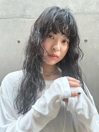 ロング みうら ありさのヘアスタイル