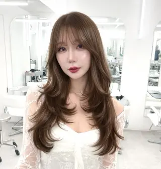 ロング カラー 透明感カラー✨🩵 韓国ヘアkanatoのヘアスタイル