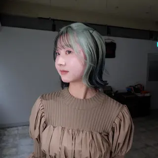 カラー 佐藤 しずくのヘアスタイル