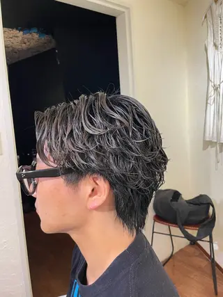 ショート パーマ メンズ 西岡 勇人のヘアスタイル