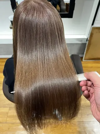 セミロング 「朝が、変わる」 髪質改善ストレートのヘアスタイル