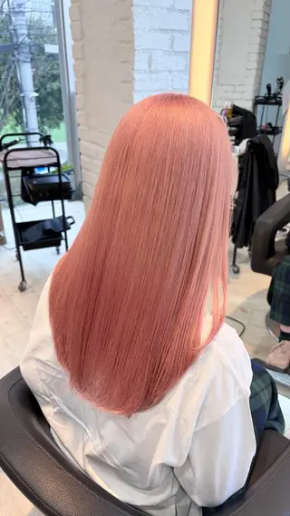 ロング カラー ブリーチ/髪質改善/ ハイトーン/暖色のヘアスタイル